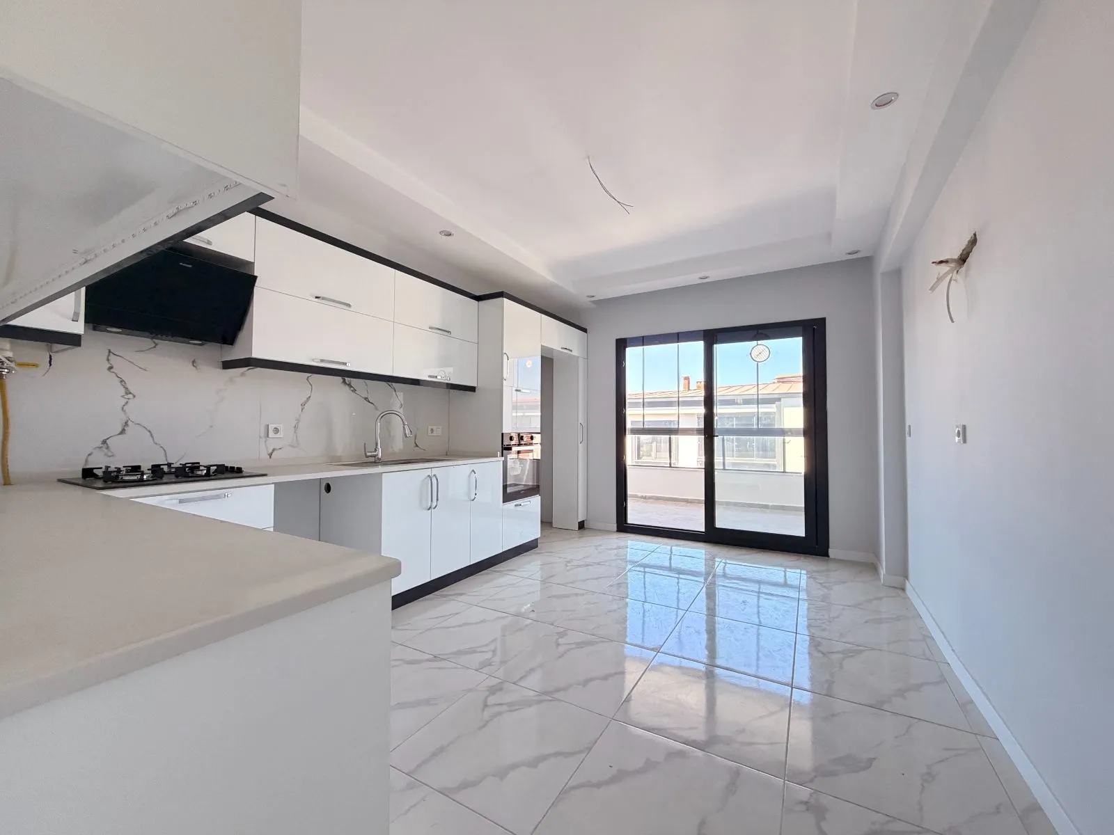 TORBALI MAHALLESİ HAVUZLU SİTE İÇİ SATILIK 3+1 DAİRE GENİŞ FERAH - 2