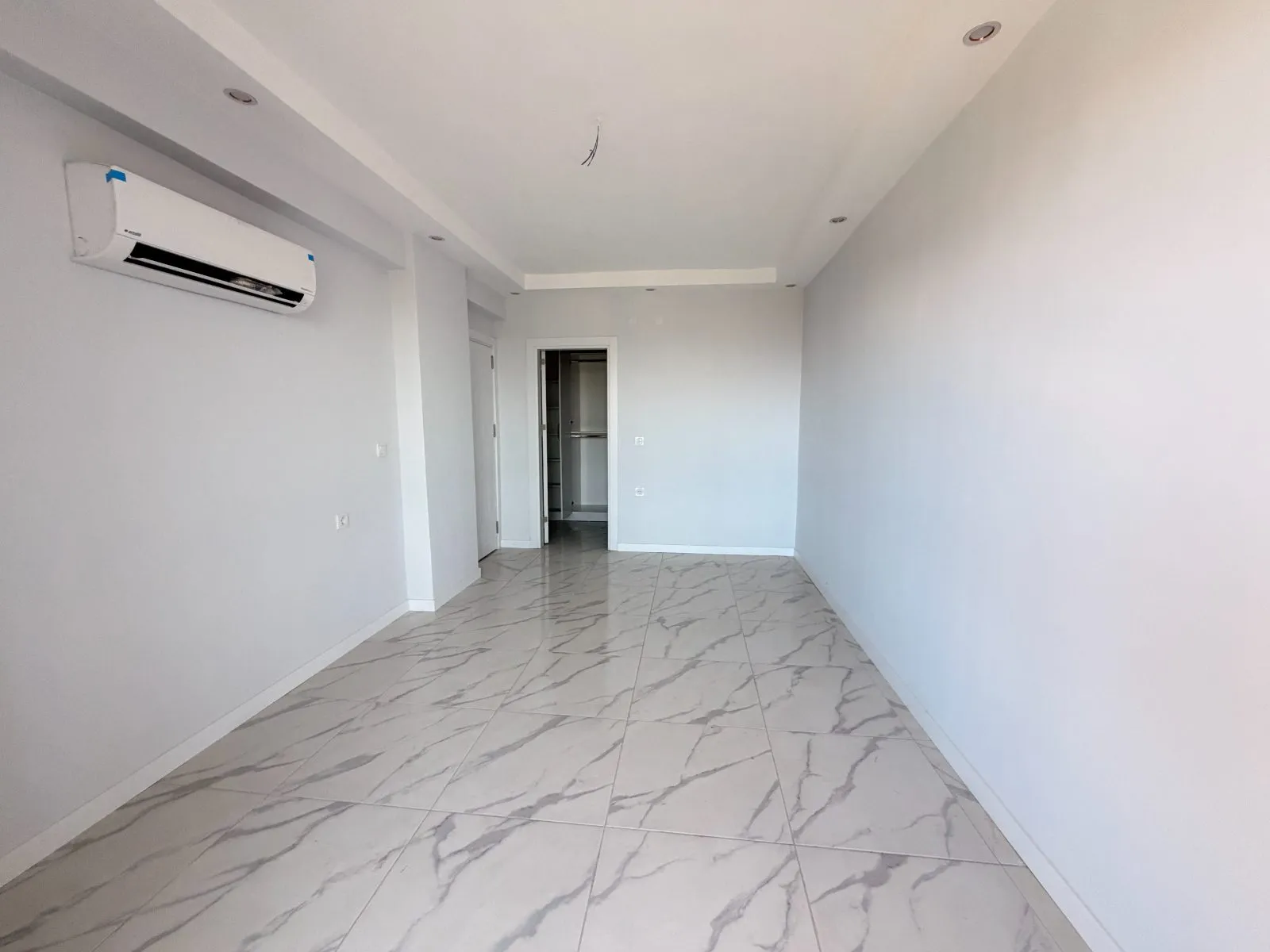 TORBALI MAHALLESİ HAVUZLU SİTE İÇİ SATILIK 3+1 DAİRE GENİŞ FERAH - 25