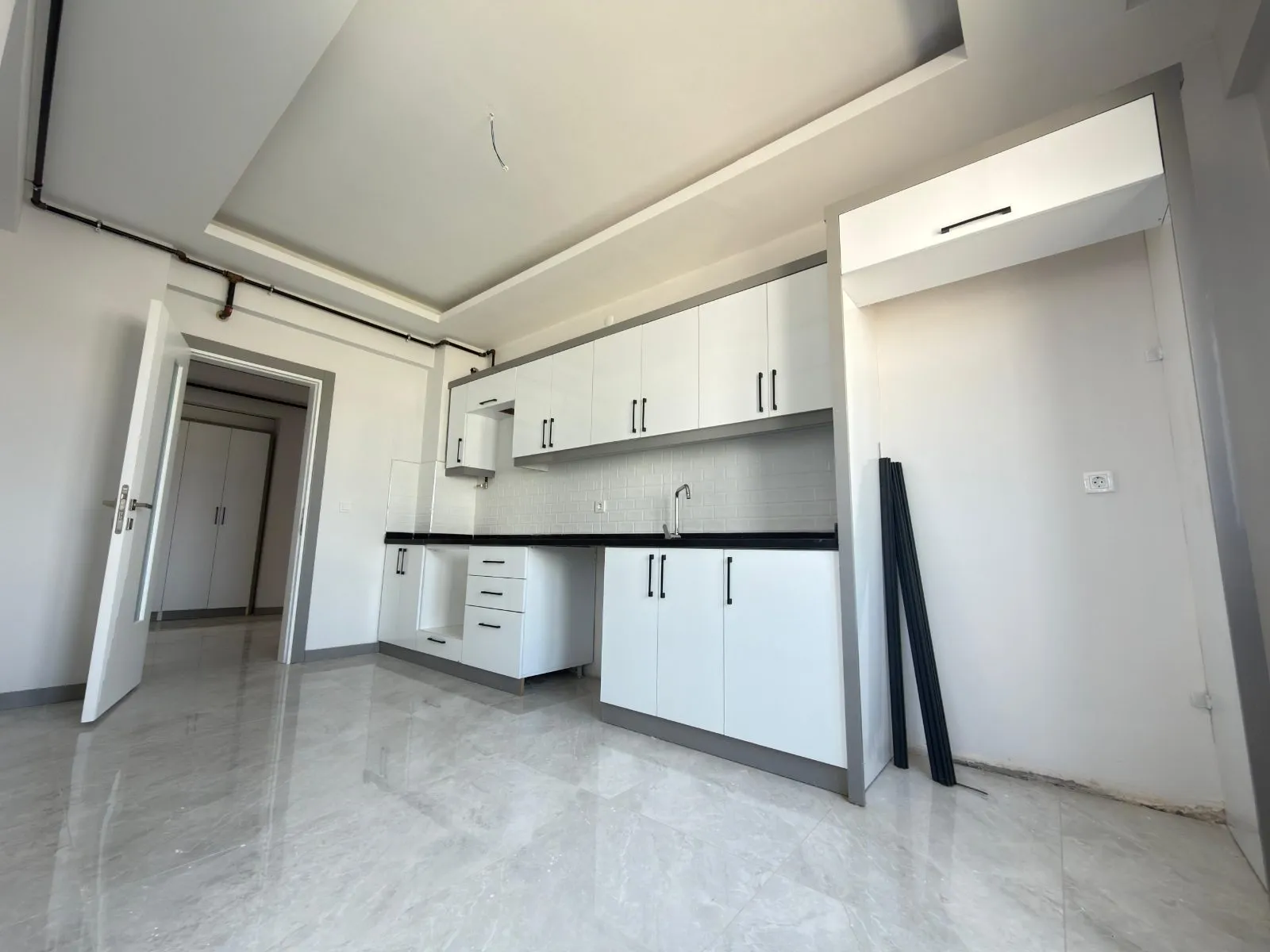 Torbalı Muratbey'de Havuzlu Sitede Satılık 3+1 Daire - 2