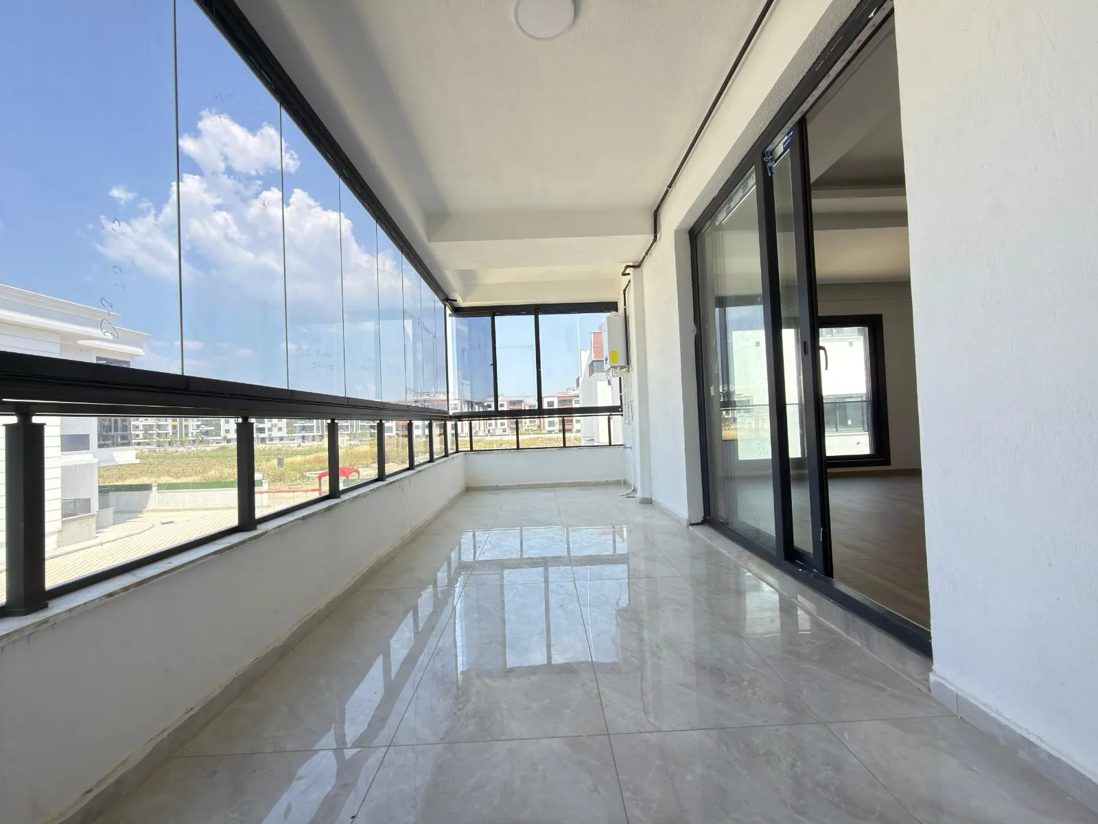 Torbalı Muratbey'de Havuzlu Sitede Satılık 3+1 Daire - 4