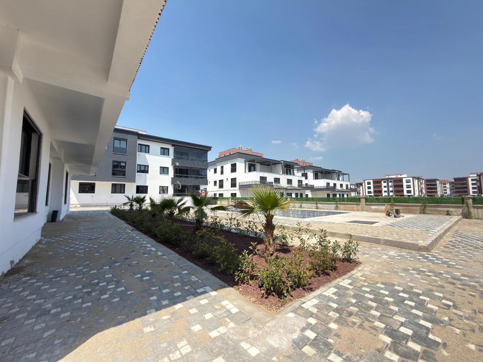 Torbalı Muratbey'de Havuzlu Sitede Satılık 3+1 Daire - 22