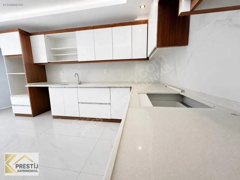 MURATBEY MAHALLESİ HAVUZ CEPHE SİTE İÇİ SATILIK 3+1 LÜKS DAİRE - 3