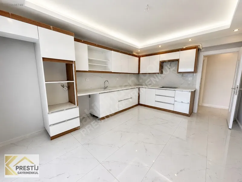 MURATBEY MAHALLESİ HAVUZ CEPHE SİTE İÇİ SATILIK 3+1 LÜKS DAİRE - 7