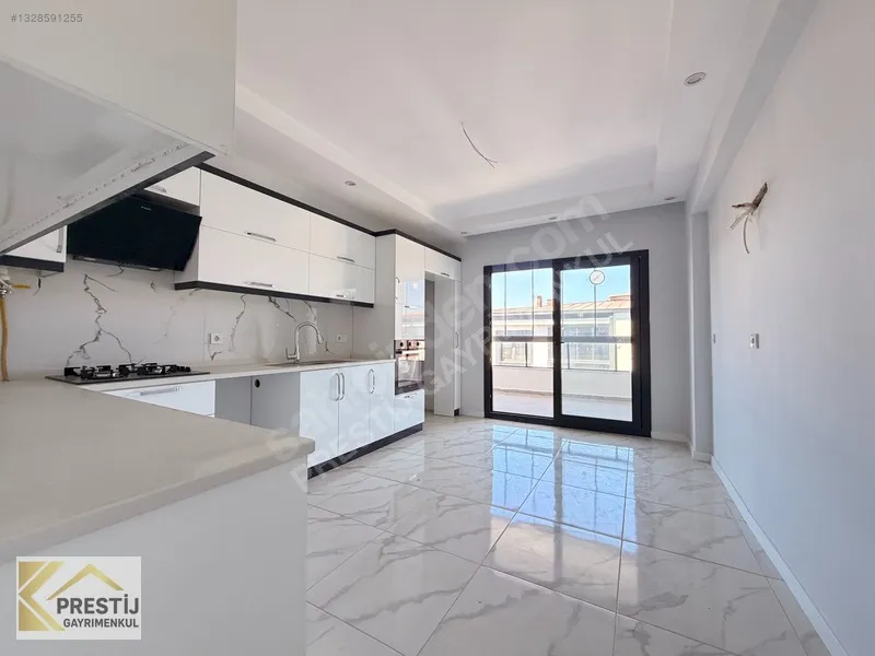 Torbalı'da Havuzlu Site İçinde Satılık 3+1 Lüks Daire - 2