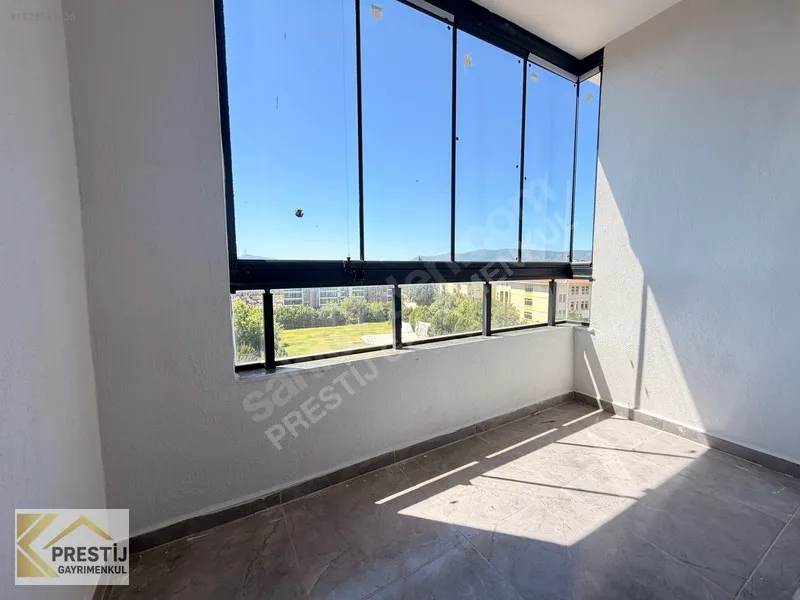 Torbalı'da Havuzlu Site İçinde Satılık 3+1 Lüks Daire - 28