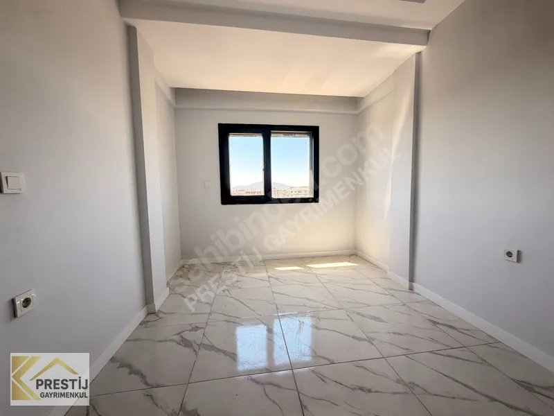 Torbalı'da Havuzlu Site İçinde Satılık 3+1 Lüks Daire - 34