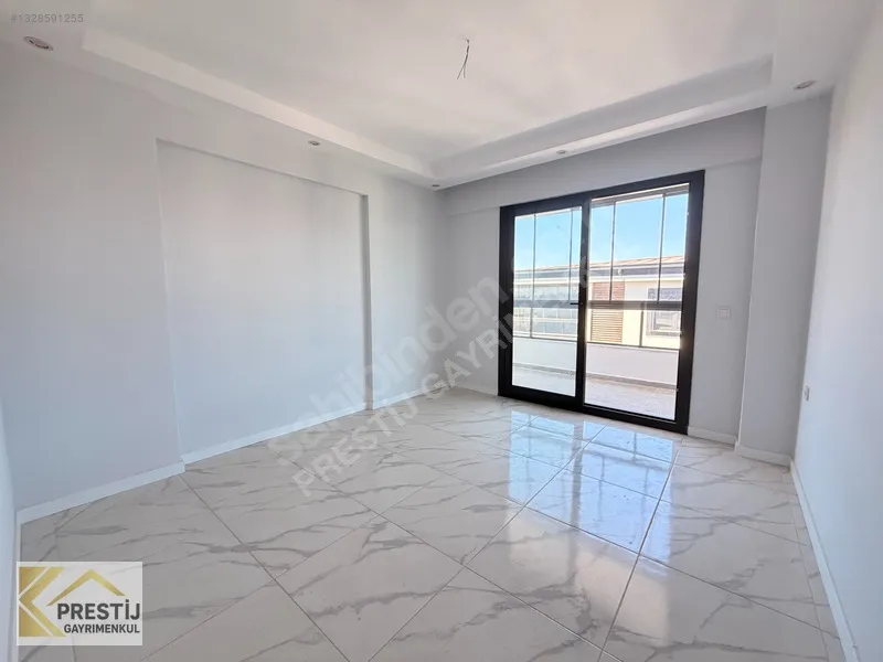 Torbalı'da Havuzlu Site İçinde Satılık 3+1 Lüks Daire - 35