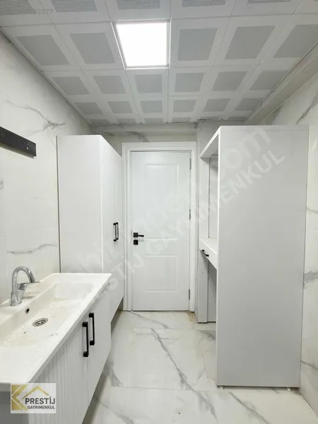 Torbalı'da Havuzlu Sitede Lüks Satılık 3+1 Daire - 23