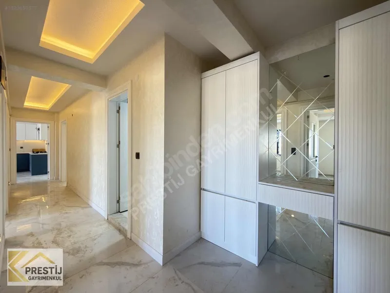 Torbalı'da Havuzlu Sitede Lüks Satılık 3+1 Daire - 26