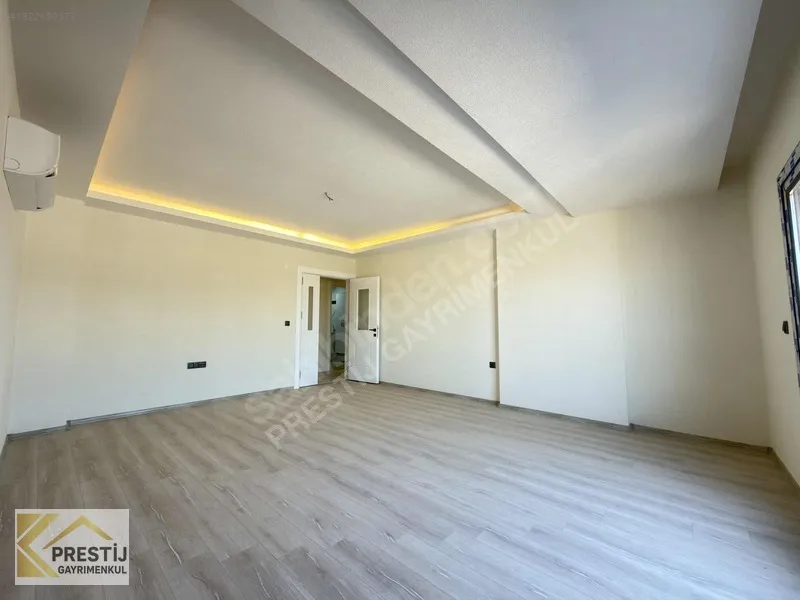 Torbalı'da Havuzlu Sitede Lüks Satılık 3+1 Daire - 32