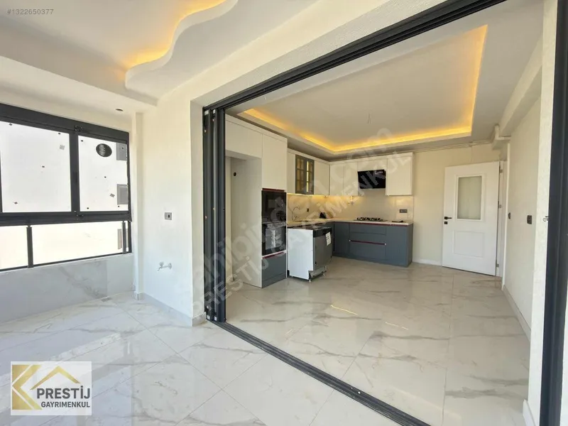 Torbalı'da Havuzlu Sitede Lüks Satılık 3+1 Daire - 37