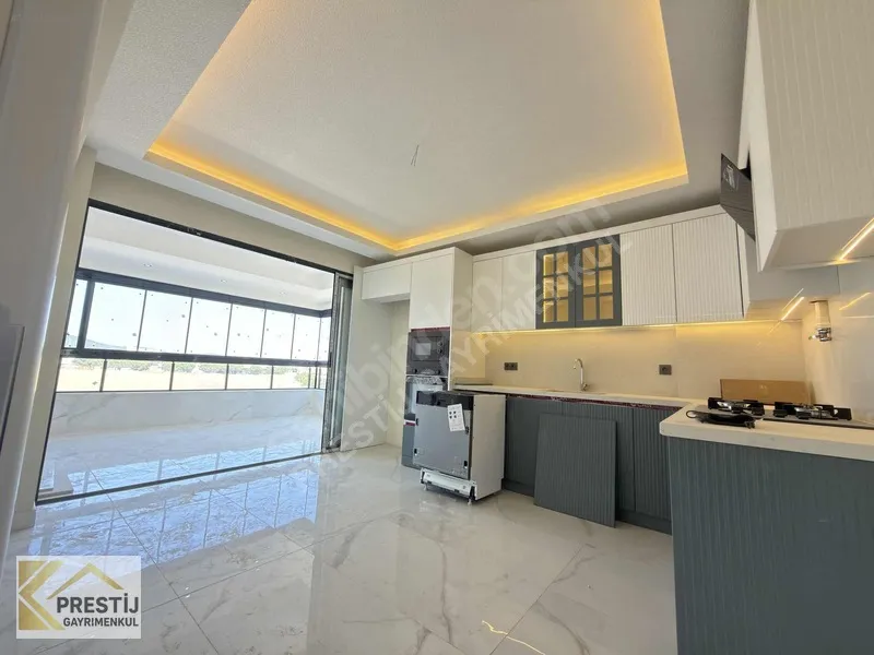 Torbalı'da Havuzlu Sitede Lüks Satılık 3+1 Daire - 40