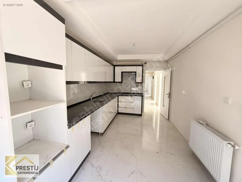 Torbalı Muratbey'de Havuzlu Sitede Satılık 3+1 Daire - 2