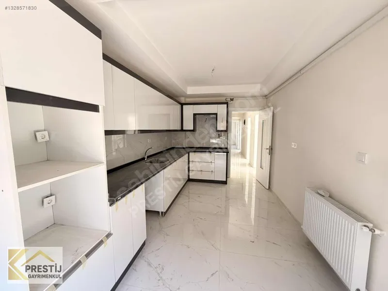 Torbalı Muratbey'de Havuzlu Sitede Satılık 3+1 Daire - 3