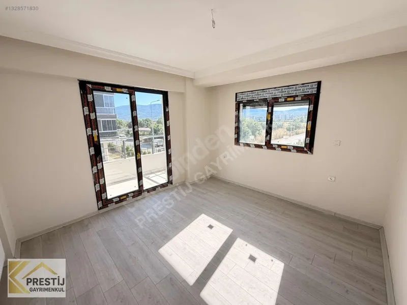 Torbalı Muratbey'de Havuzlu Sitede Satılık 3+1 Daire - 30